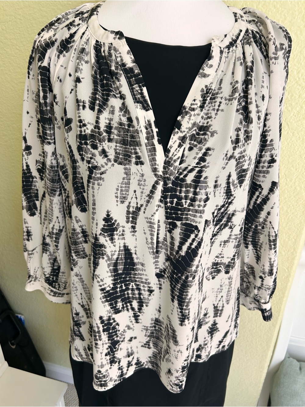 Joie Black and White Abstract 100% Silk Blouse